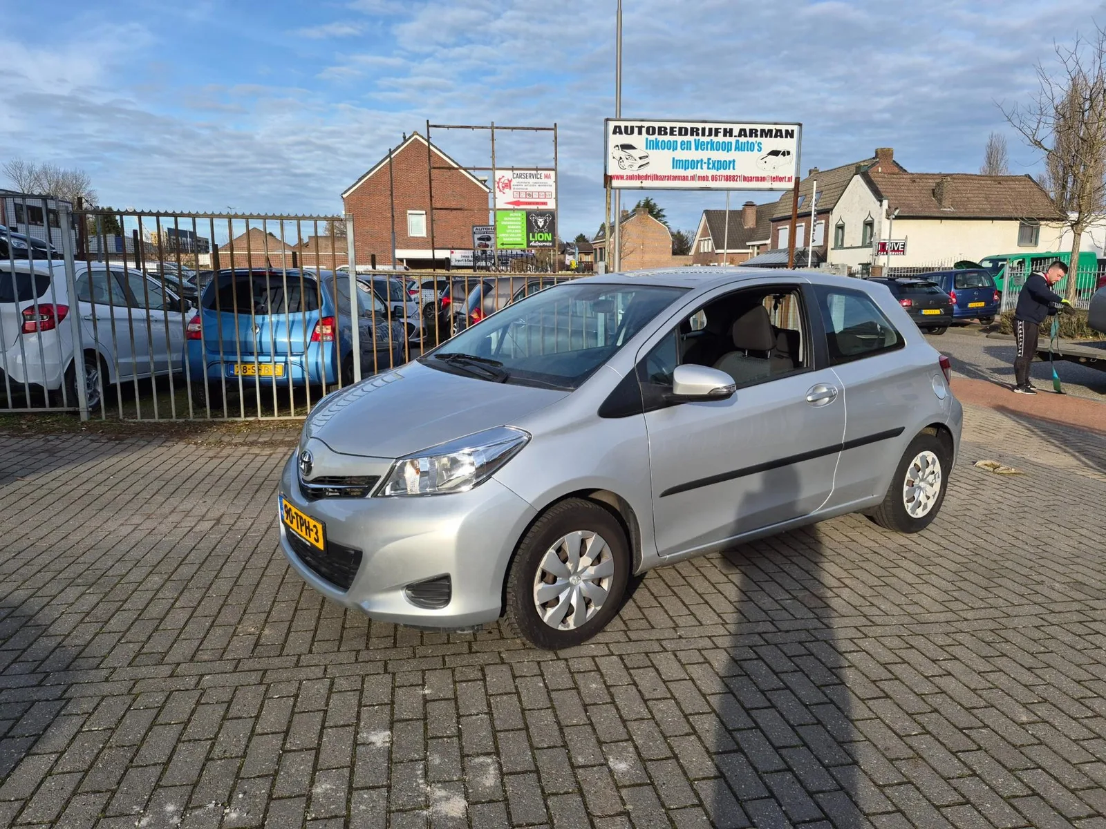 Toyota Yaris (2012) — foto 1