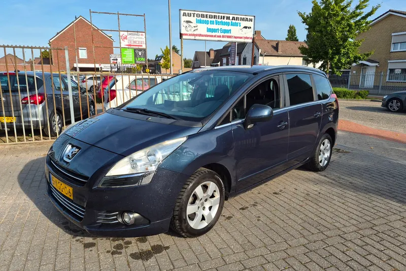 Peugeot 5008 (2013)