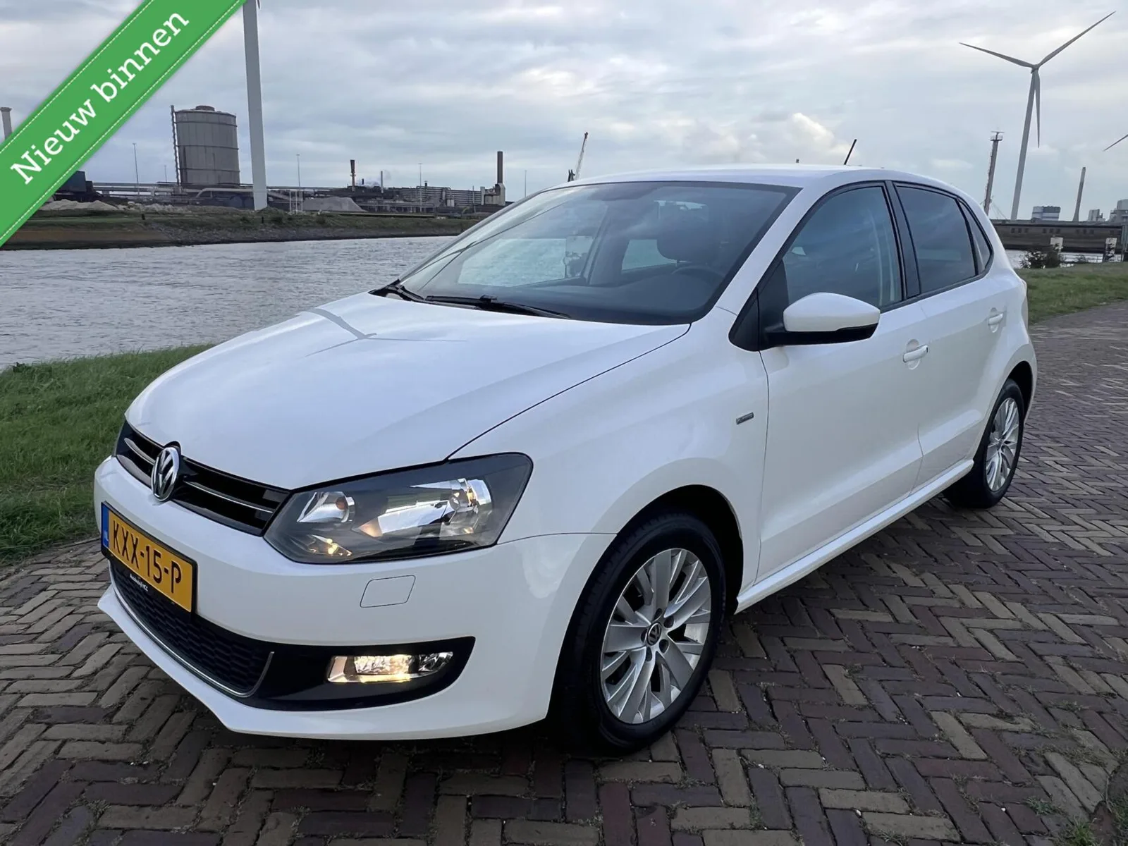 Volkswagen Polo (2013) — foto 1