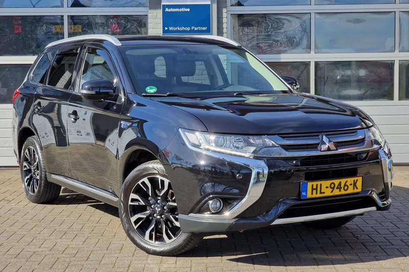 Mitsubishi Outlander (2015)