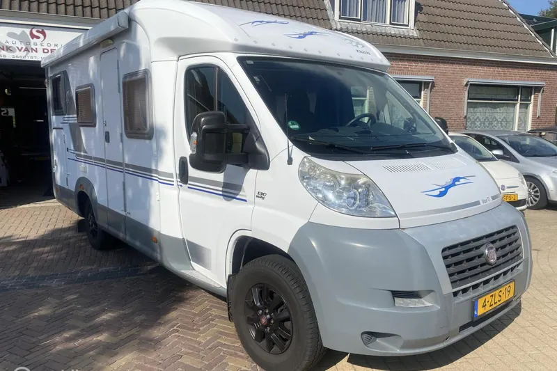 Knaus R11 (2008)