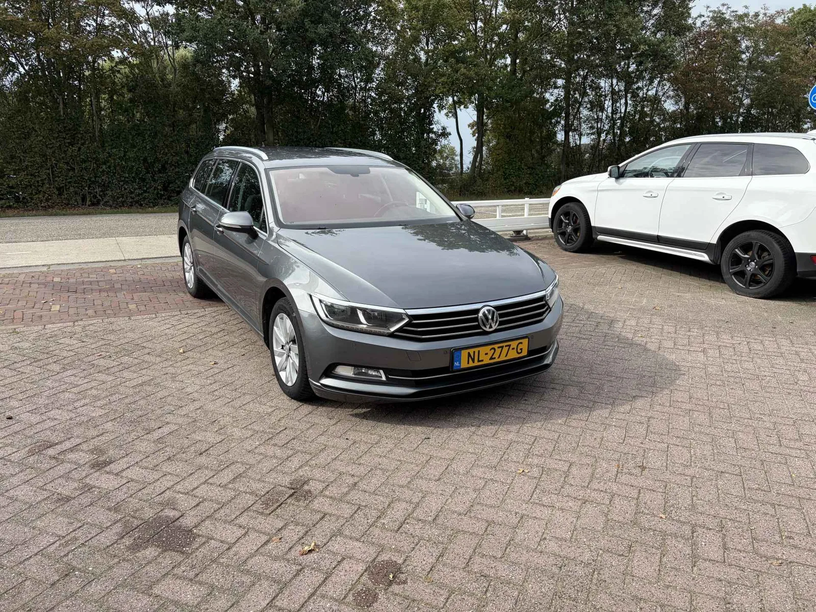 Volkswagen Passat (2017) — foto 1