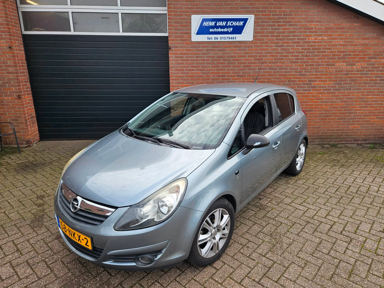 Opel Corsa (2010) — foto 1