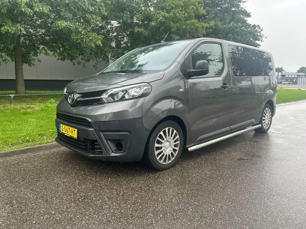 Toyota ProAce Shuttle (2019) — foto 1