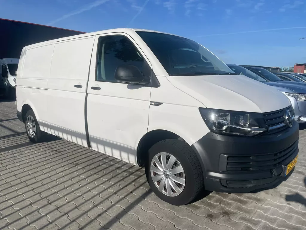 Volkswagen Transporter (2017) — foto 1