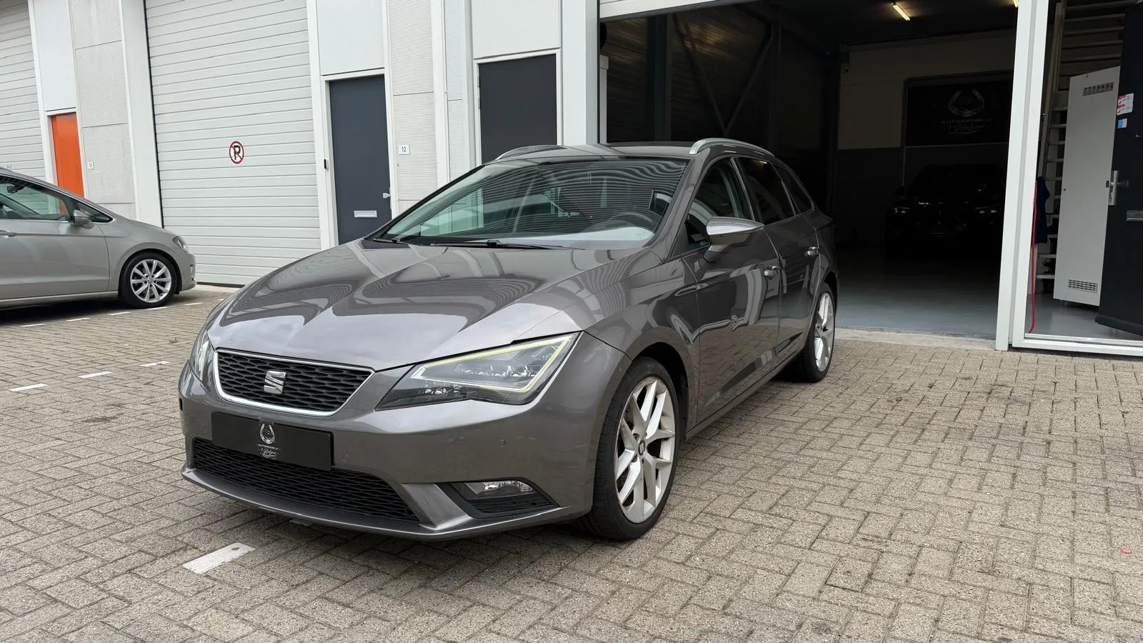 SEAT Leon (2015) — foto 1
