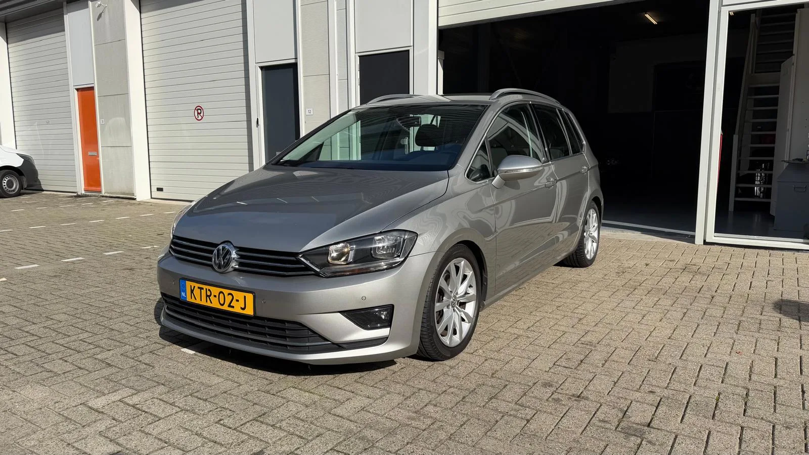 Volkswagen Golf Sportsvan (2015) — foto 1