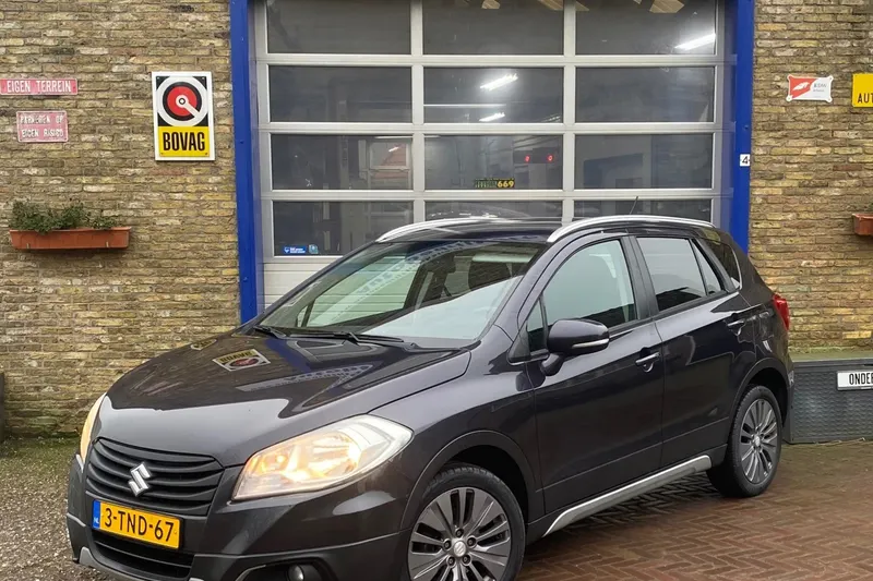 Suzuki SX4 S-Cross (2014)