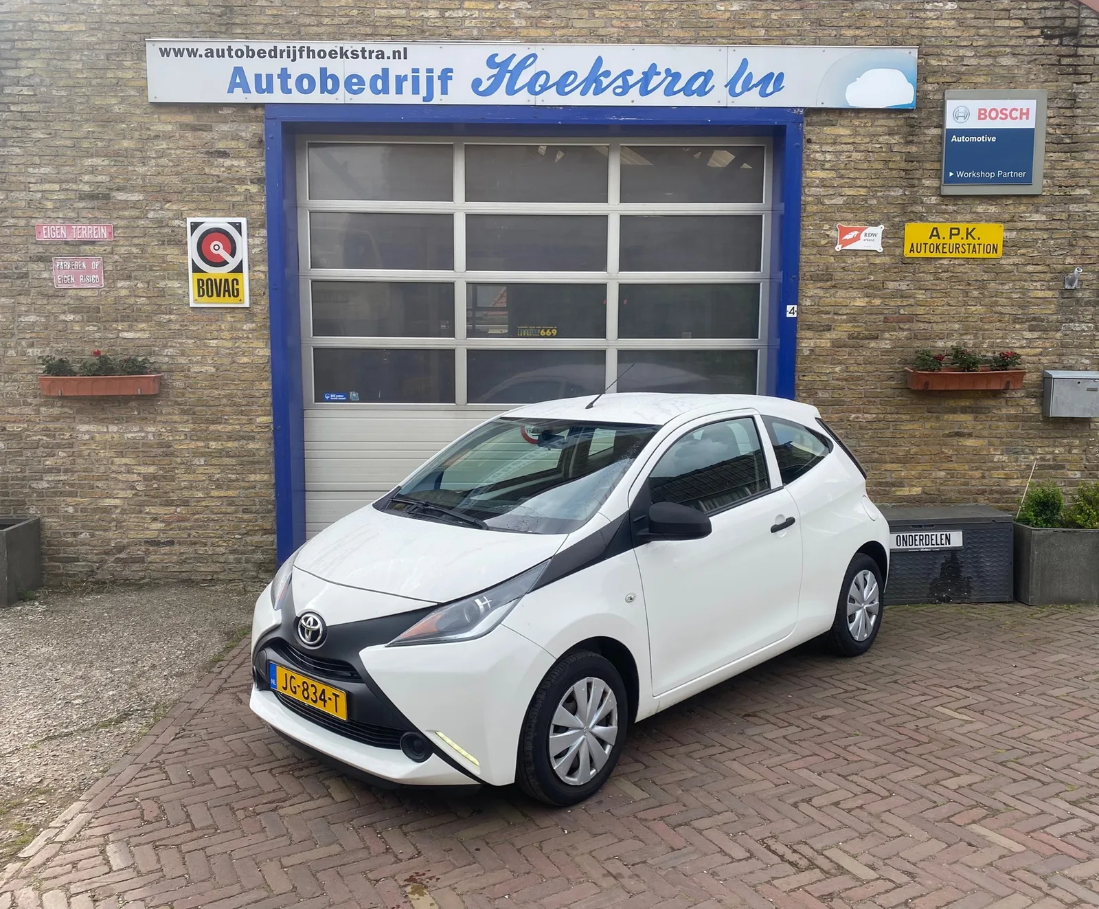 Toyota Aygo (2016) — foto 1