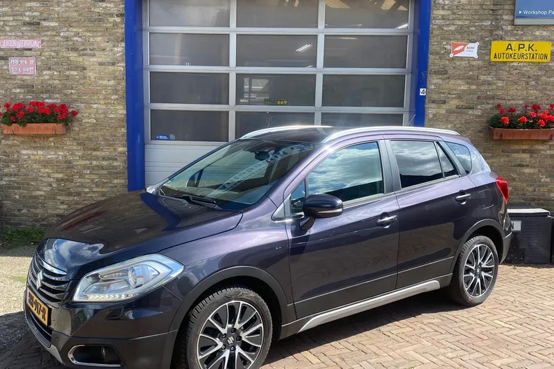 Suzuki SX4 S-Cross (2015)
