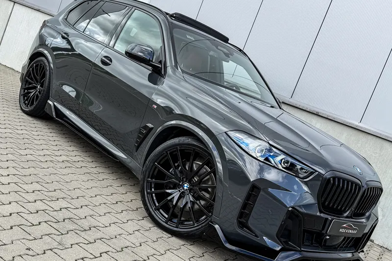 BMW X5 (2023)