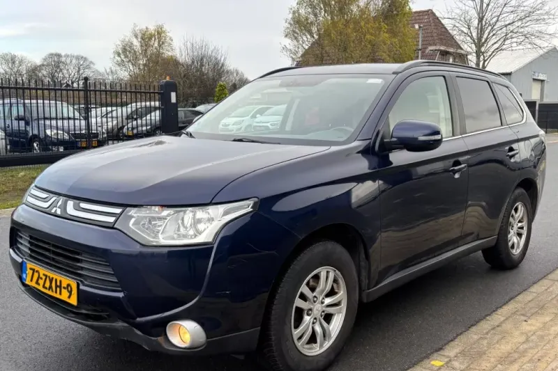 Mitsubishi Outlander (2013)