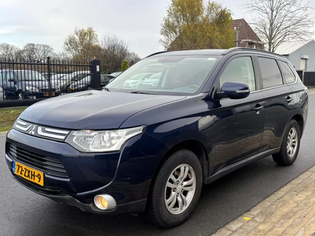 Mitsubishi Outlander (2013) — foto 1