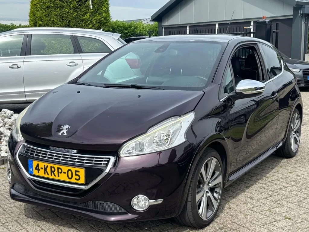Peugeot 208 (2013) — foto 1