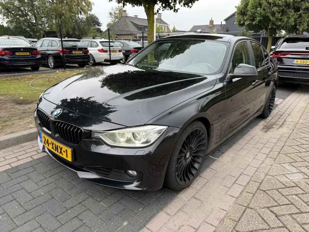 BMW 3-Serie (2012) — foto 1