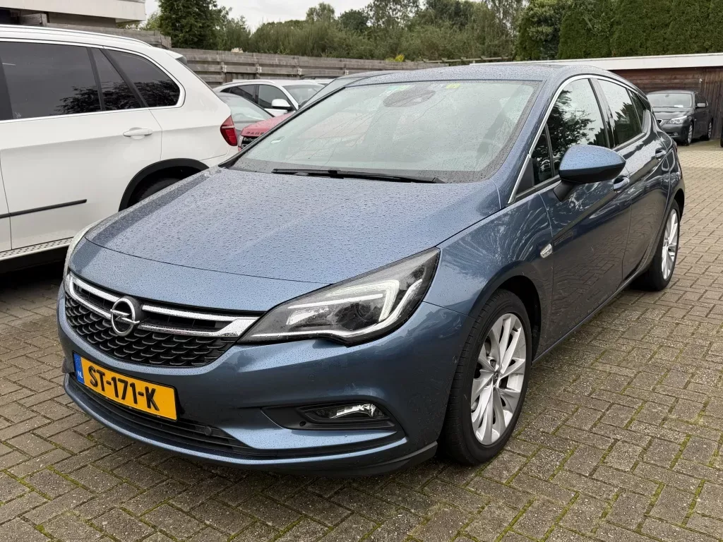 Opel Astra (2017) — foto 1