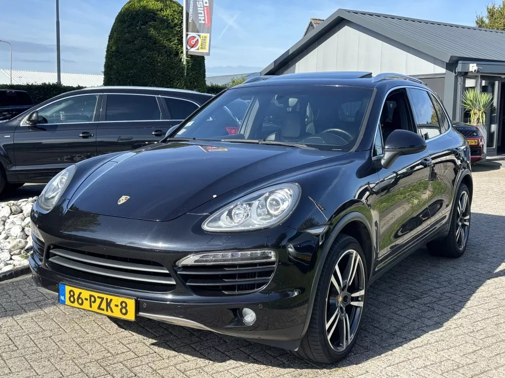 Porsche Cayenne (2011) — foto 1