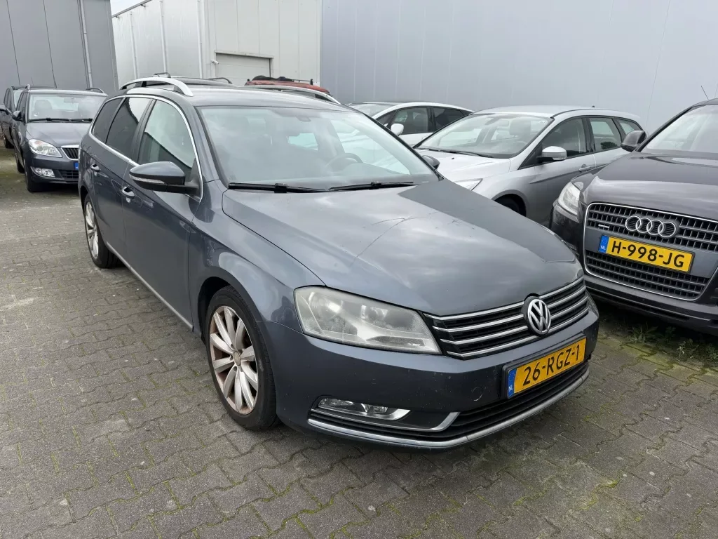 Volkswagen Passat (2011) — foto 1