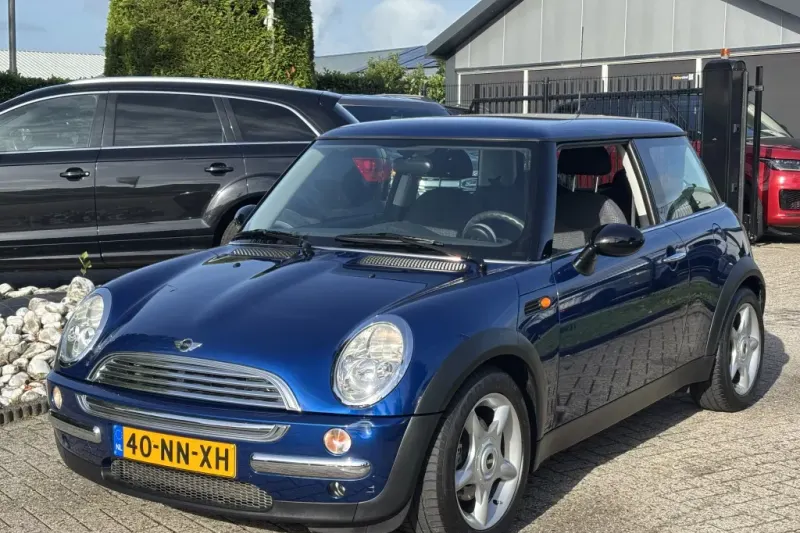 MINI Cooper (2004)