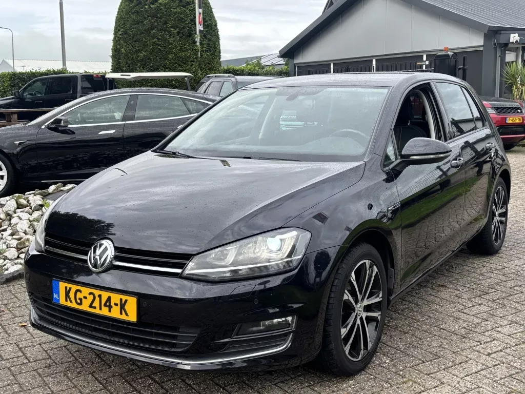 Volkswagen Golf (2015) — foto 1