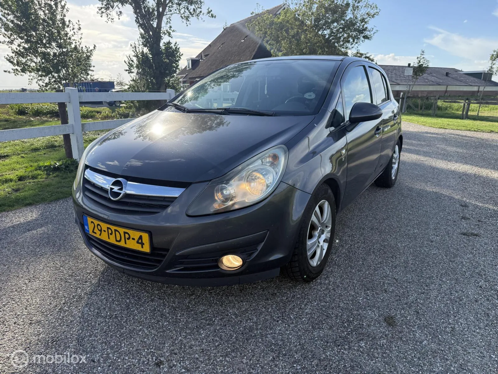 Opel Corsa (2011) — foto 1