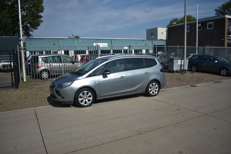 Opel Zafira Tourer (2012)