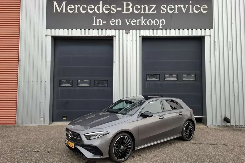 Mercedes-Benz van (2025)