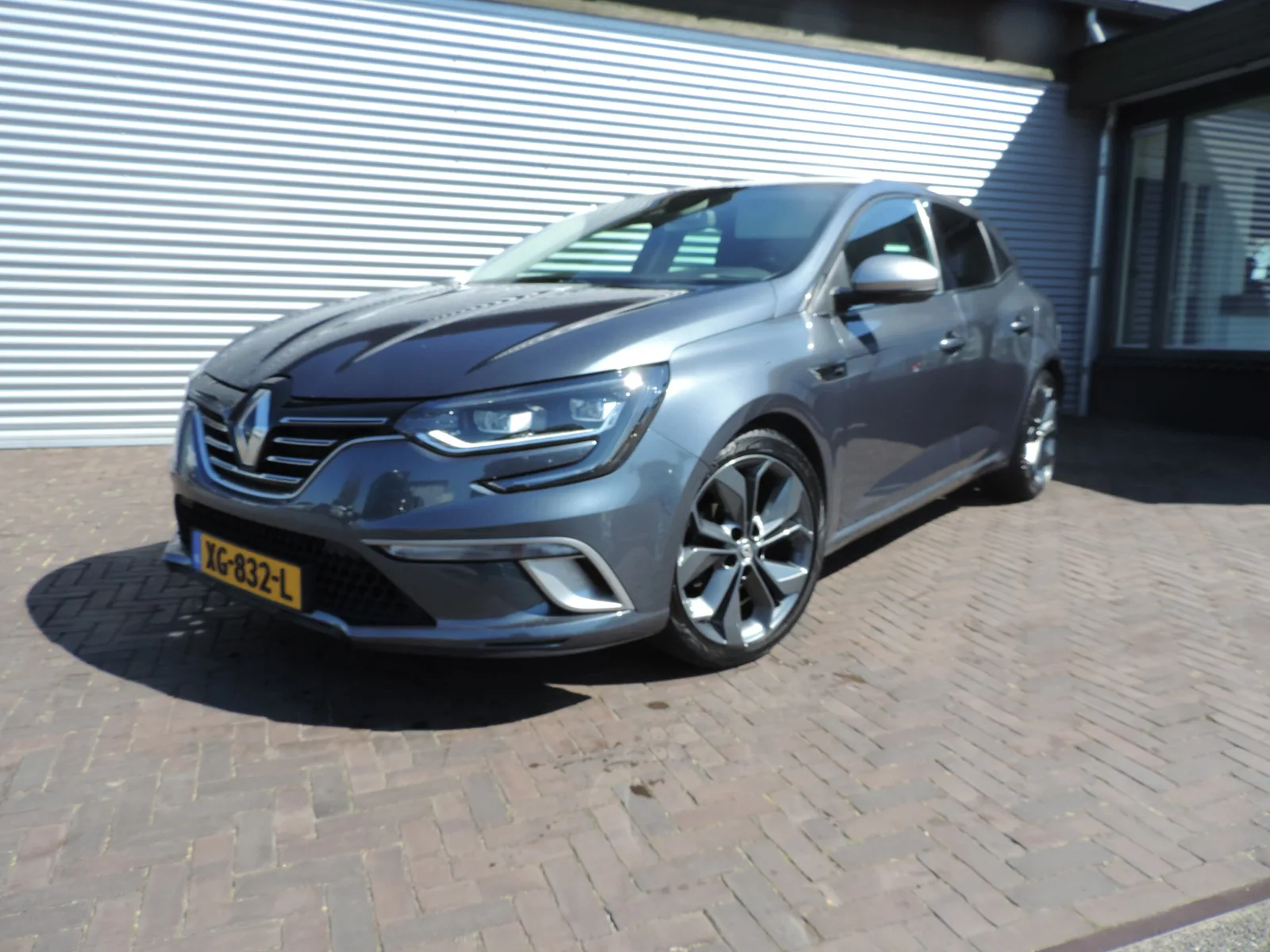 Renault Mégane (2017) — foto 1