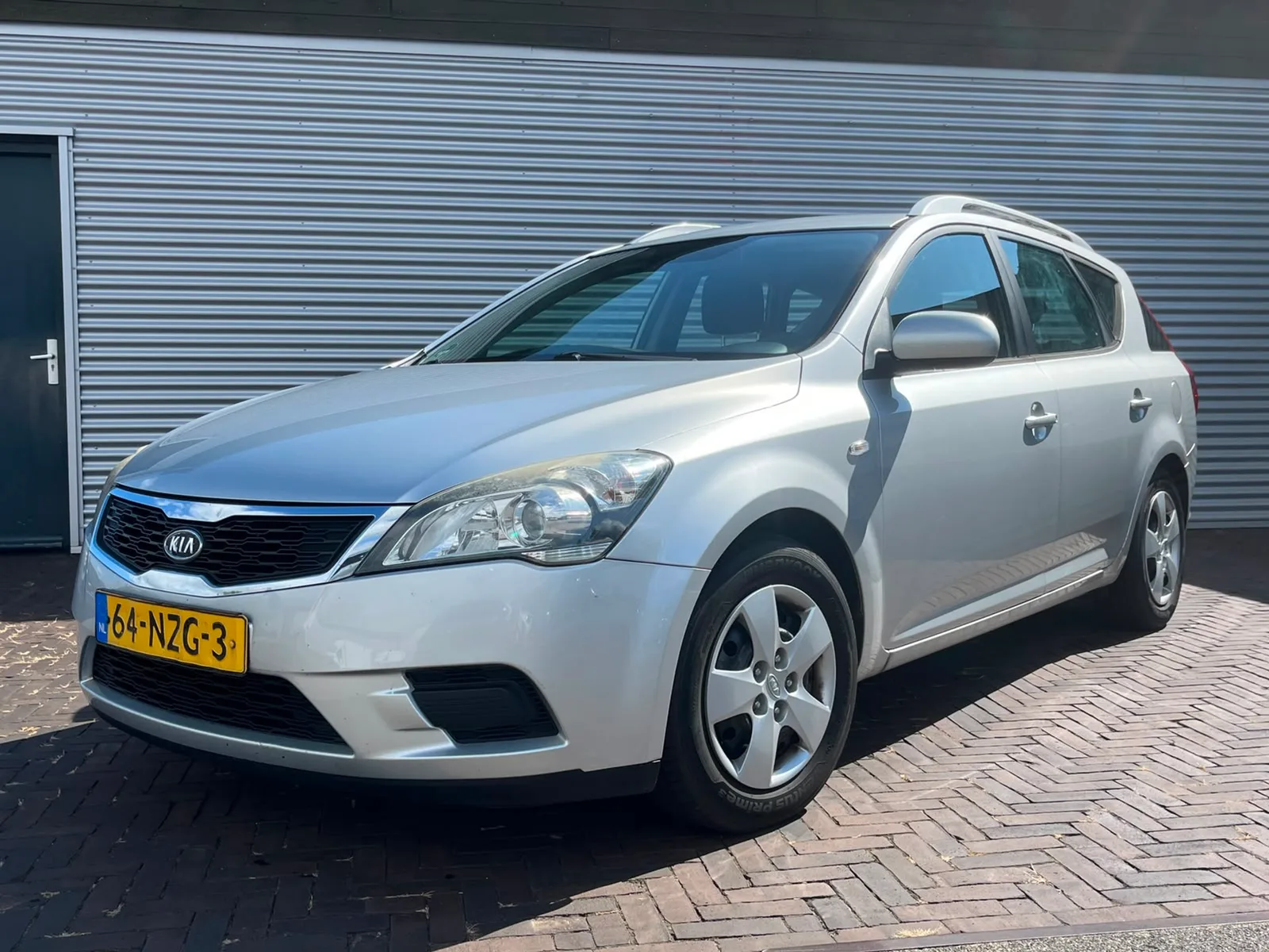 Kia Ceed (2011) — foto 1