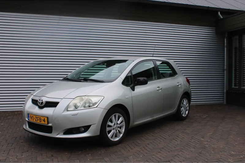 Toyota Auris (2008)