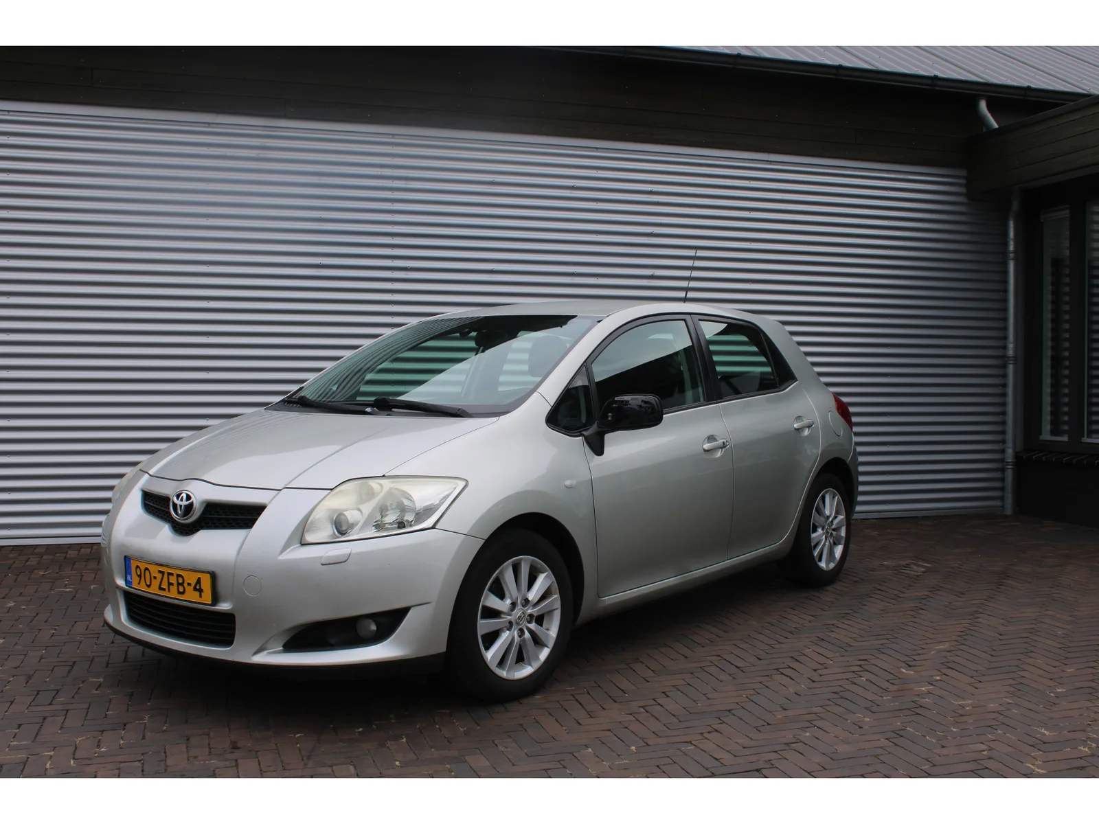 Toyota Auris (2008) — foto 1