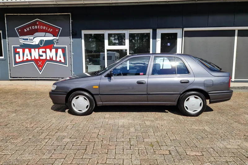Nissan Sunny (1995)