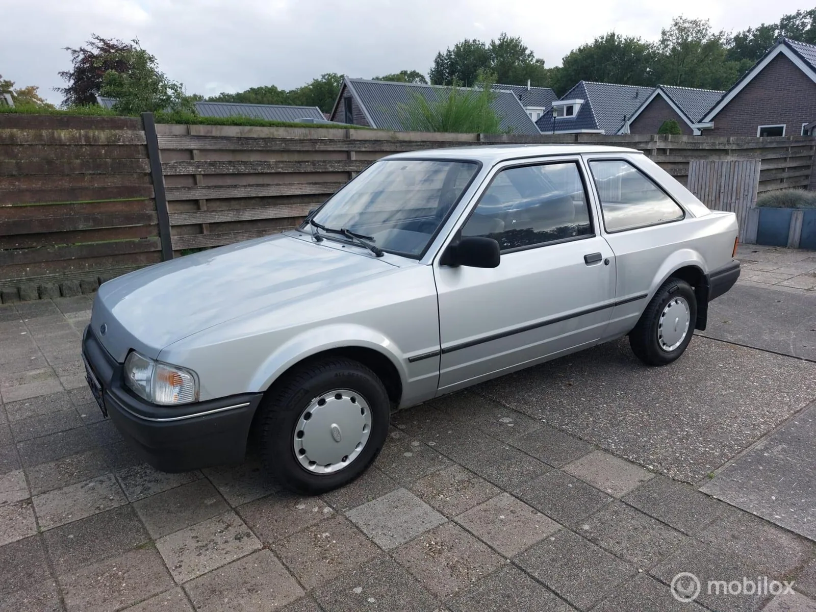 Ford Escort (1986) — foto 1