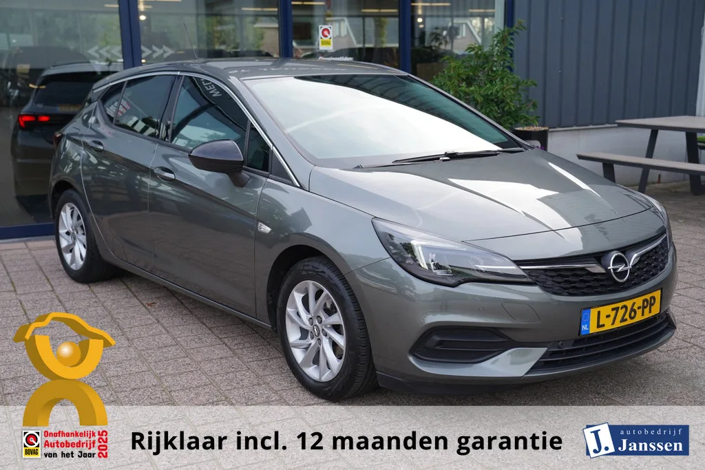 Opel Astra (2021) — foto 1