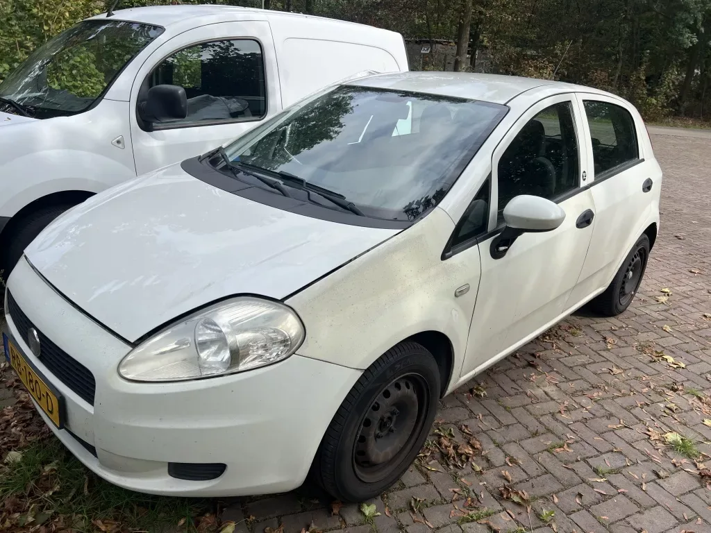 Fiat Grande Punto (2011) — foto 1