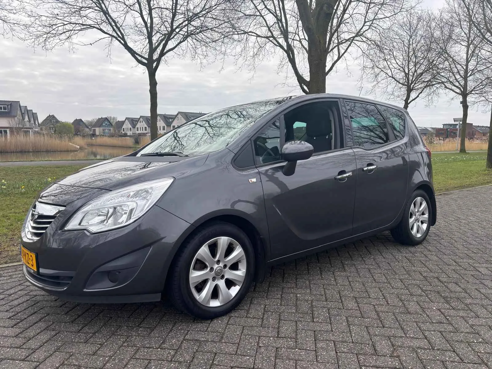 Opel Meriva (2011) — foto 1