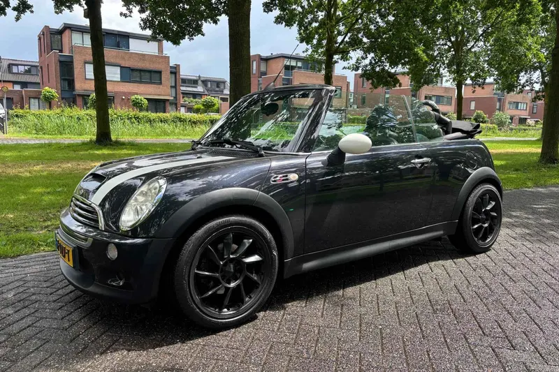 MINI Cooper (2006)