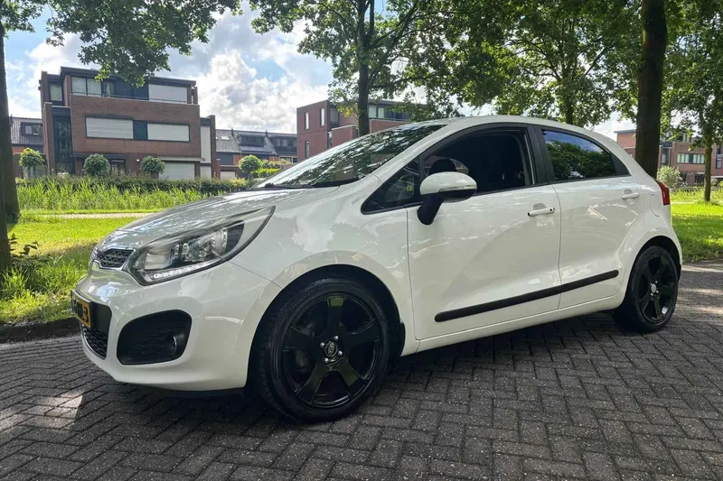 Kia Rio (2012)
