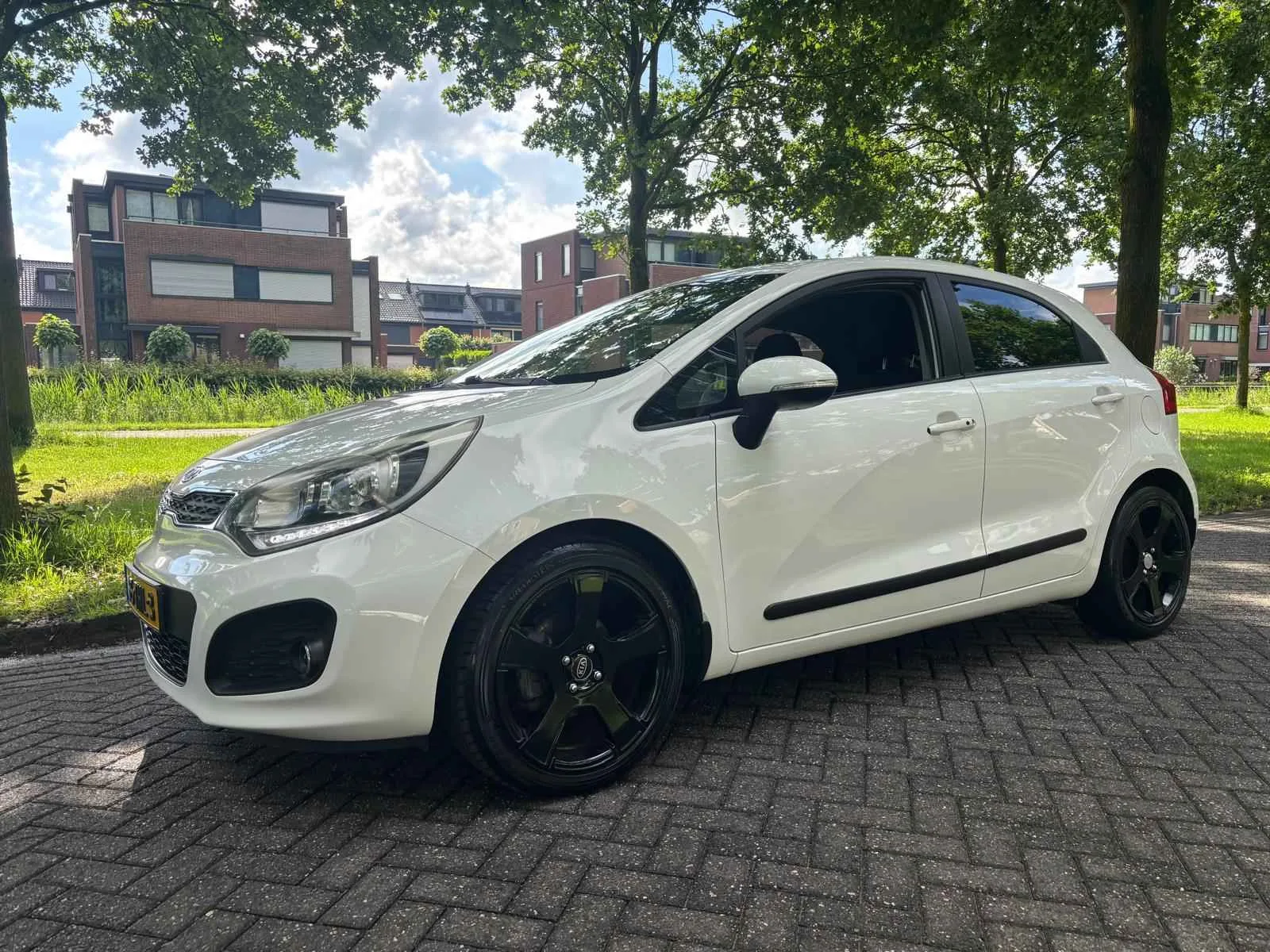 Kia Rio (2012) — foto 1