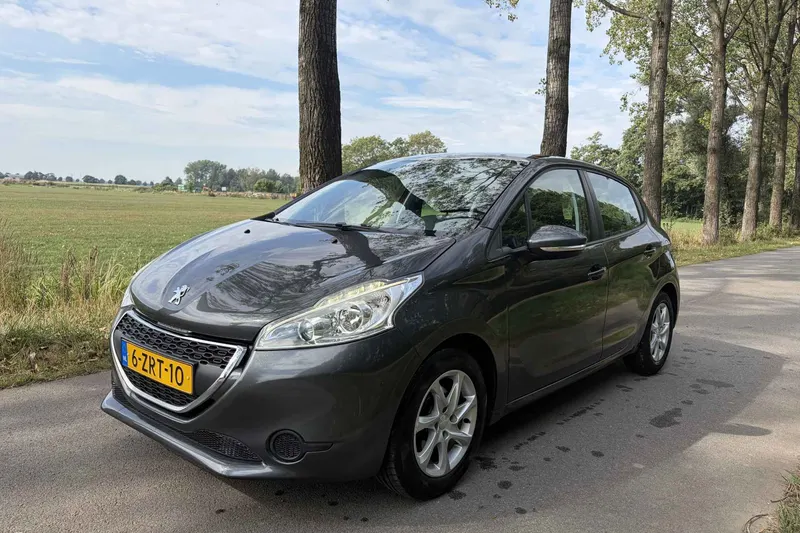 Peugeot 208 (2014)