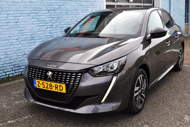 Peugeot 208 (2023)