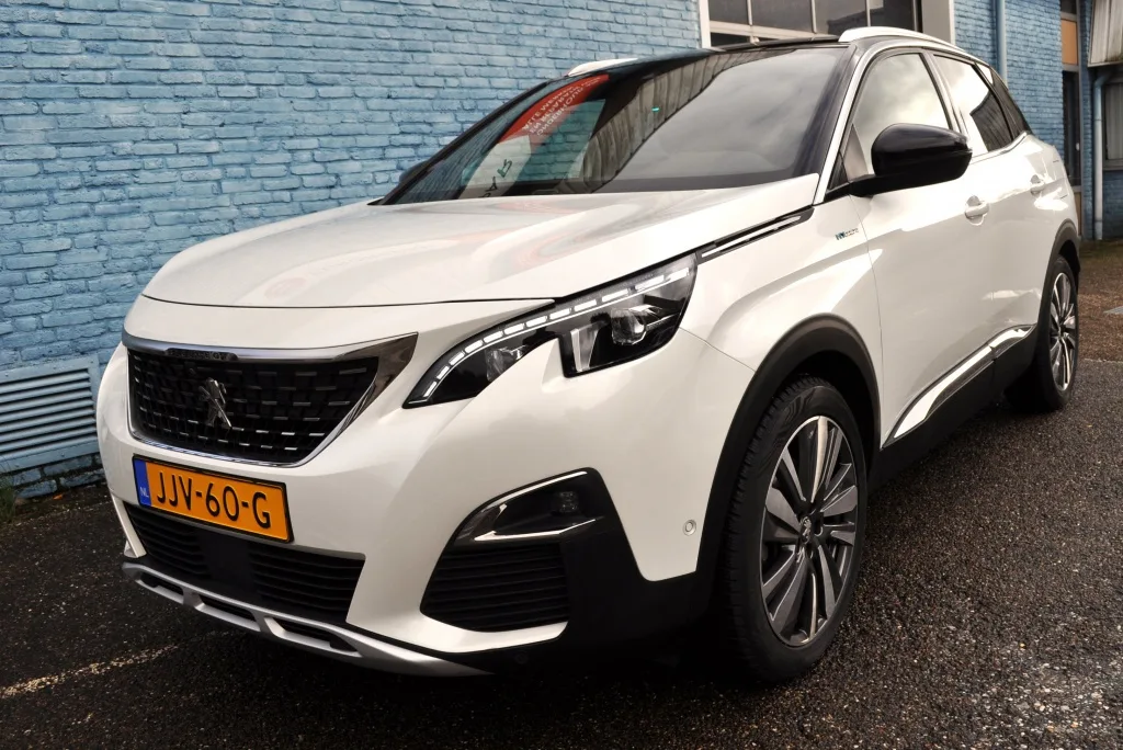 Peugeot 3008 (2020) — foto 1