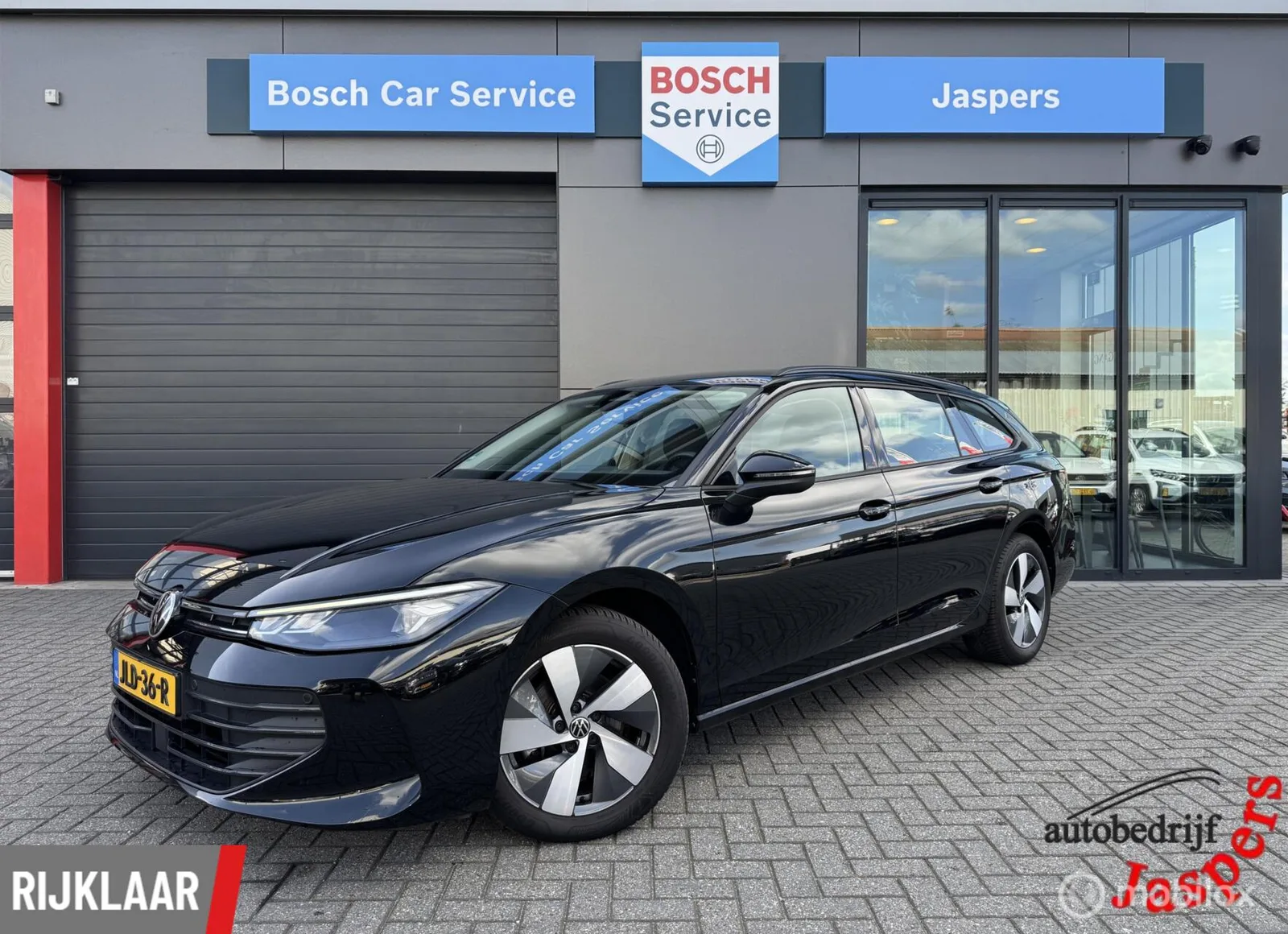 Volkswagen Passat (2024) — foto 1