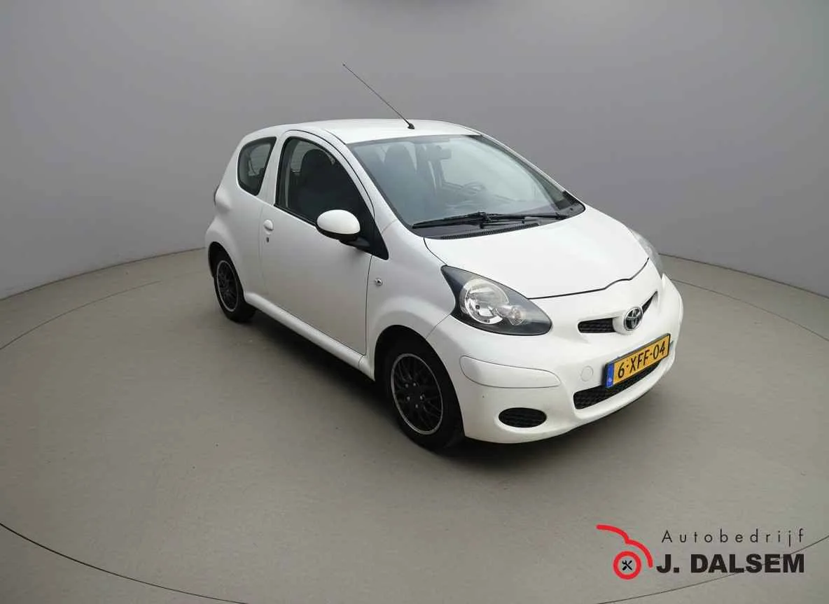 Toyota Aygo (2012) — foto 1