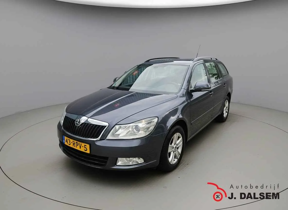 Škoda Octavia (2011) — foto 1