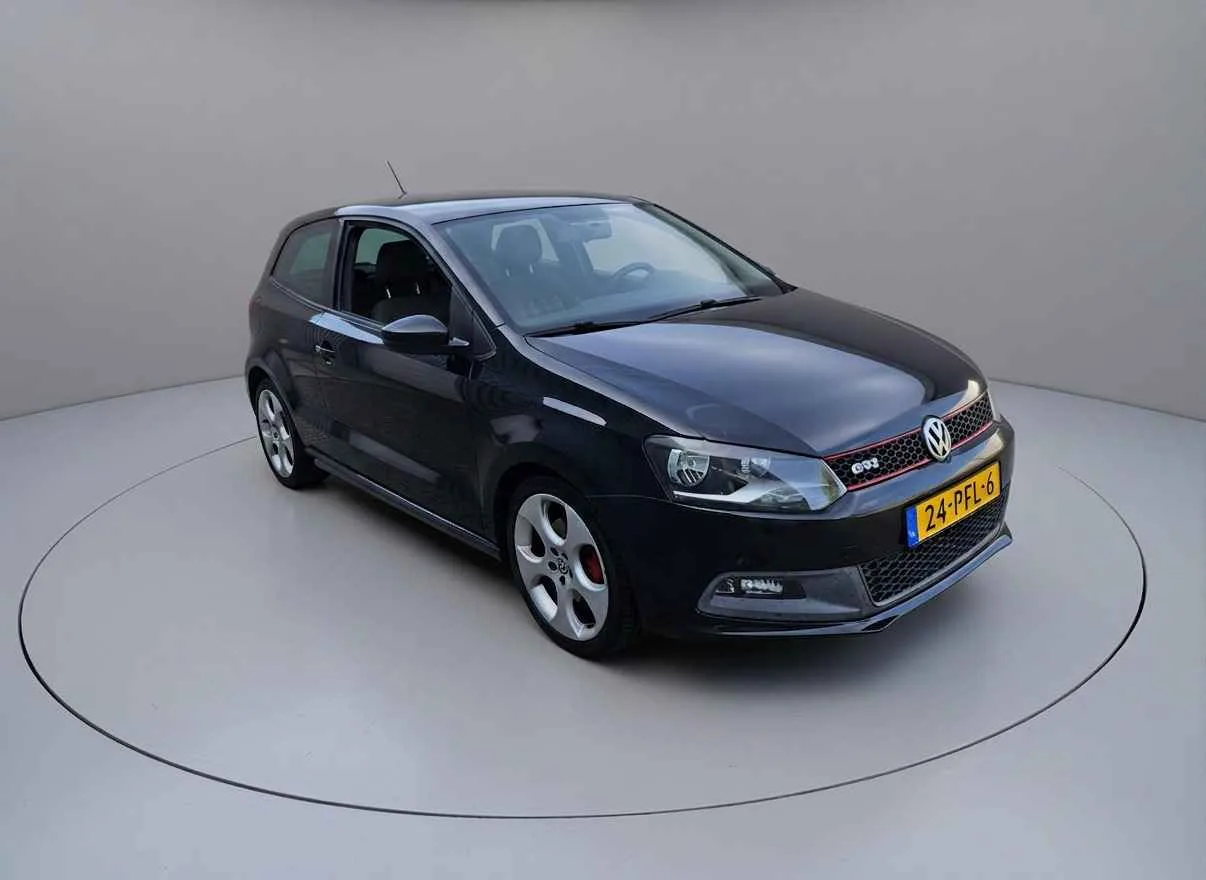 Volkswagen Polo (2011) — foto 1