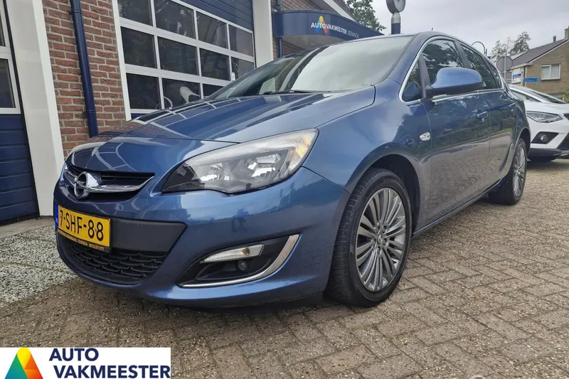 Opel Astra (2013)