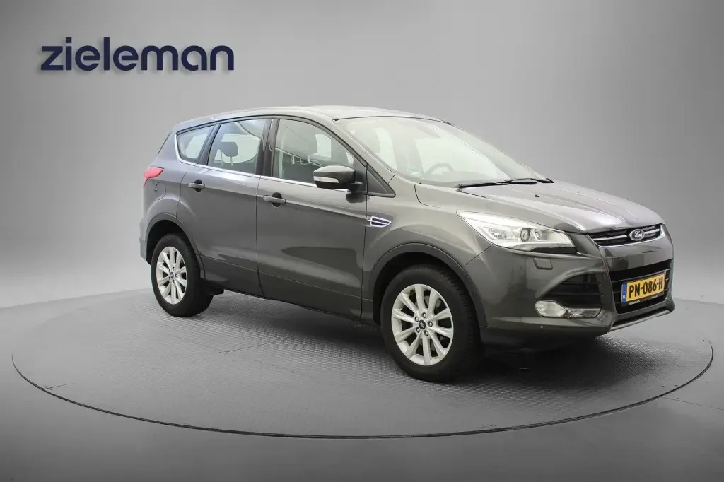 Ford Kuga (2015) — foto 1