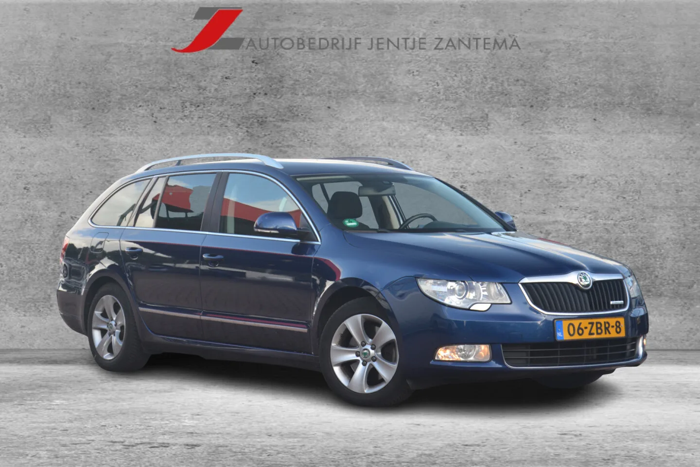 Škoda Superb (2012) — foto 1