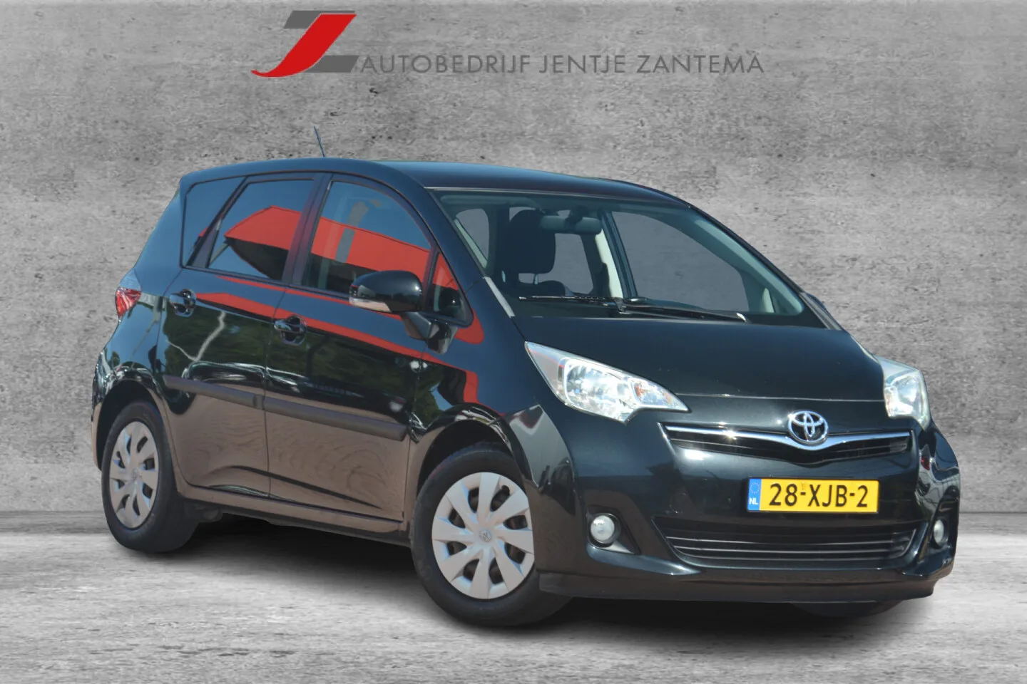 Toyota Verso S (2012) — foto 1